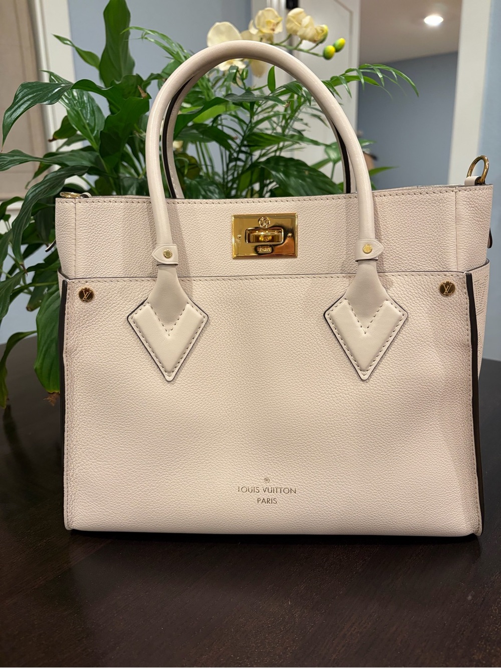 Louis Vuitton on my side MM GREIGE